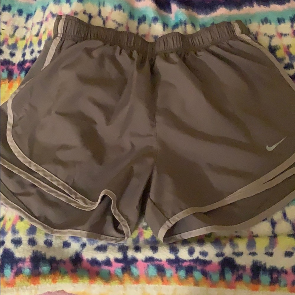 Gray Nike shorts , Women’s Medium